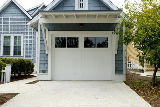 5 Signs It’s Time to Replace Your Garage Door